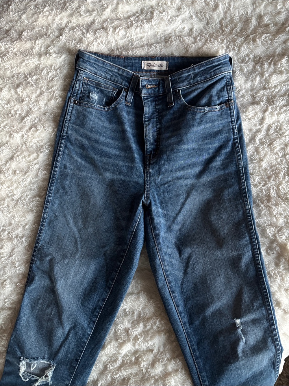 Madewell Distressed Women’s Curvy High-Rise Skinny Jeans in Medium Blue Wash